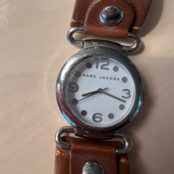 Marc Jacobs Circle Leather Watch - Picture 2 of 3